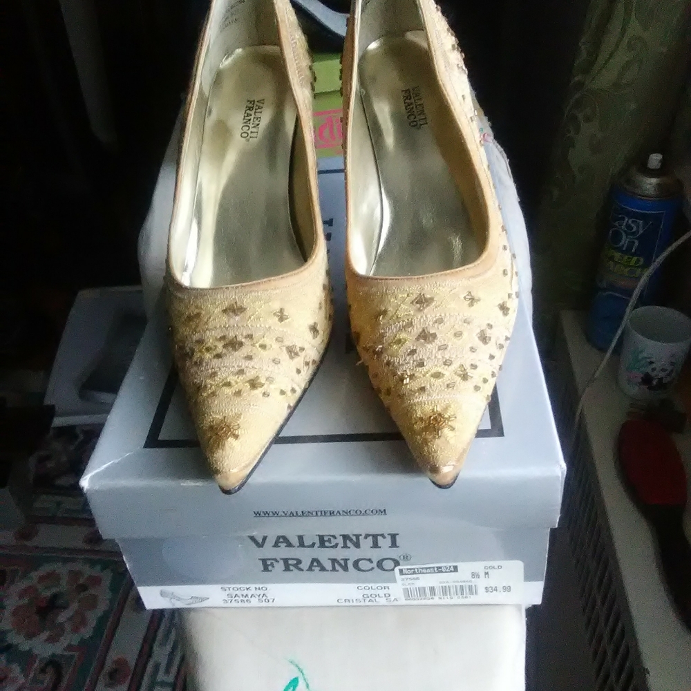 Shoe